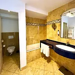 Hotel De Varenne 4*
