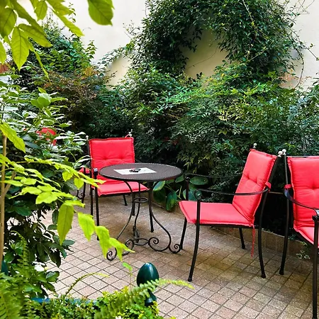 Hotel De Varenne 4*