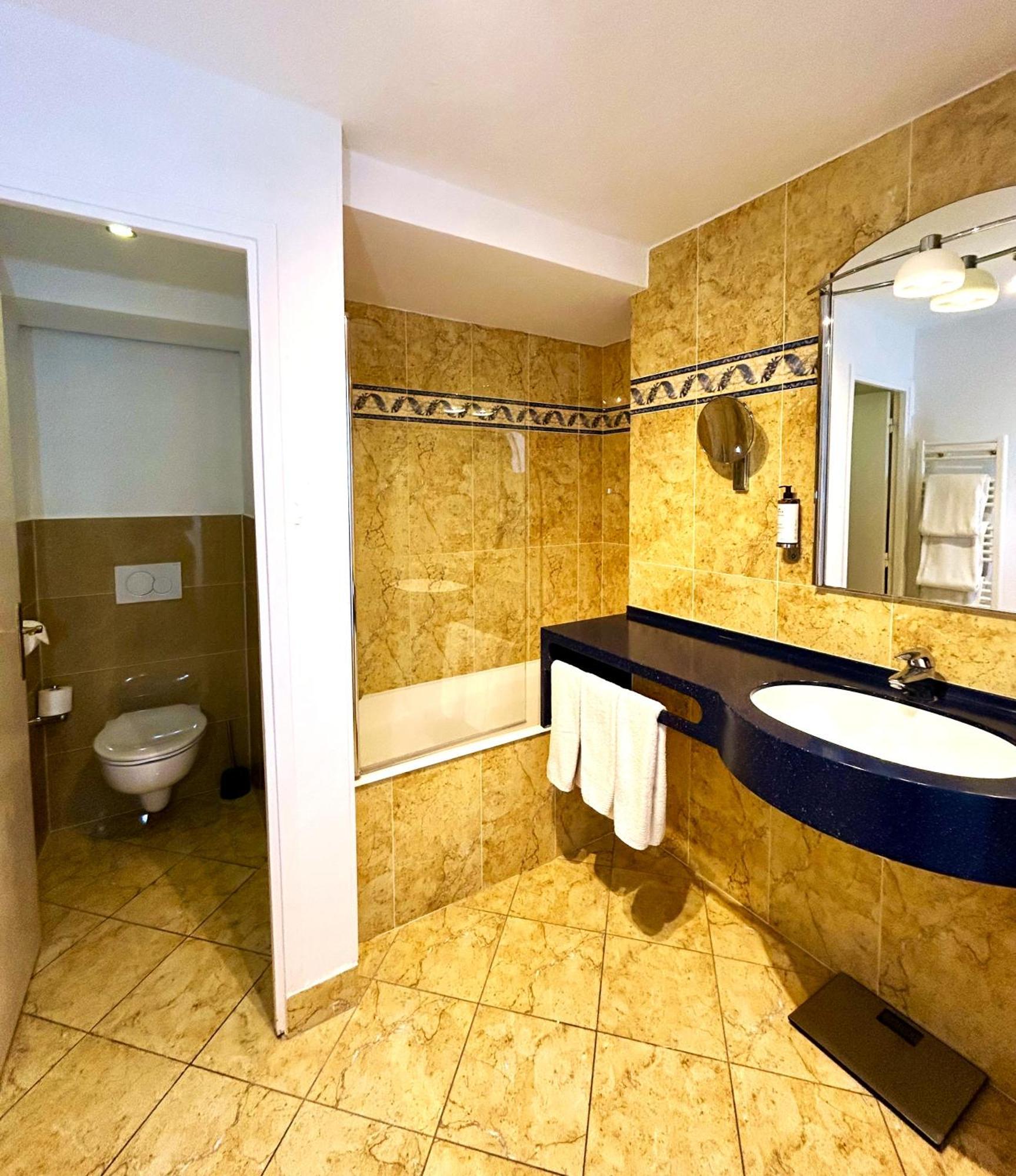 Hotel De Varenne 4*